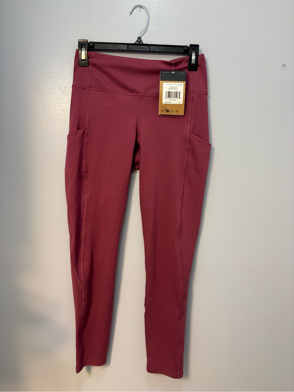 The North Face Skyway Leggings Cyber Berry Medium Regular M NWT
